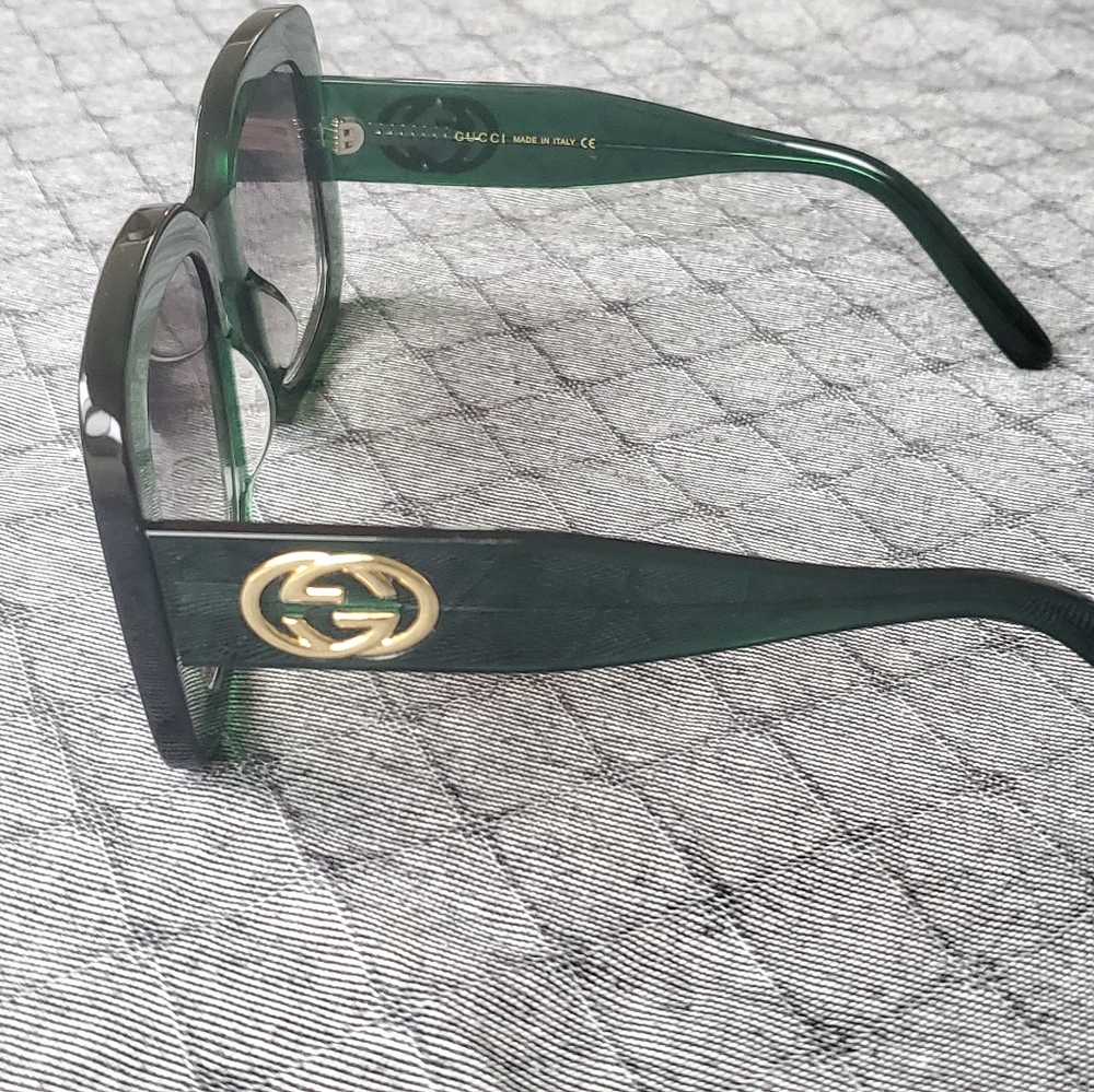Gucci Vintage Style sunglasses